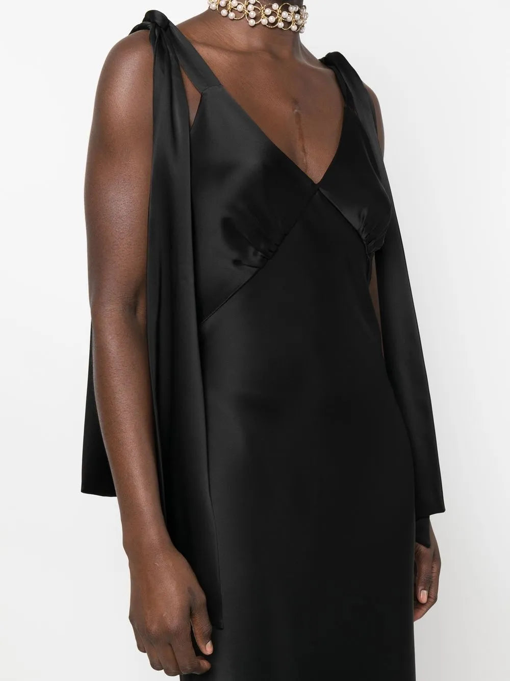 Vpm Atelier Satin Finish V Neck Gown