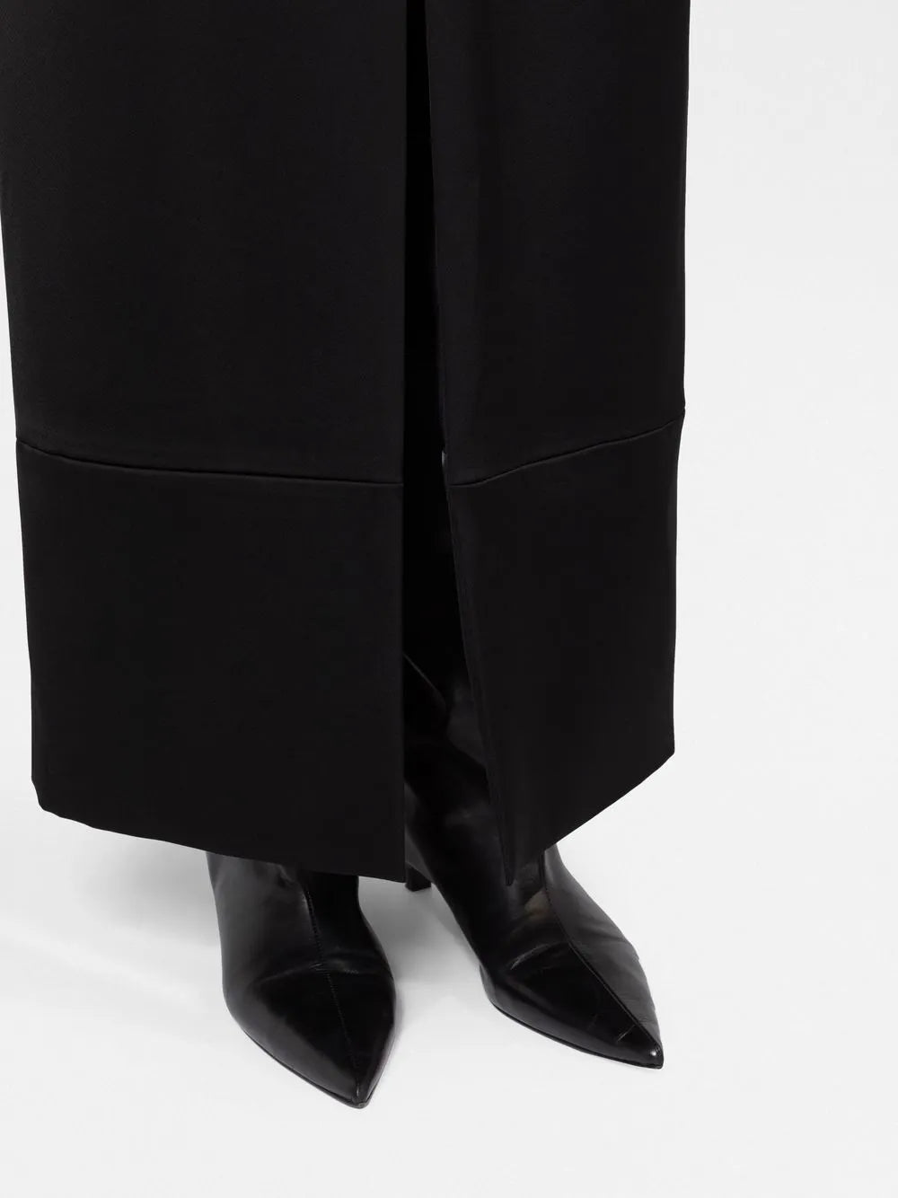 Vpm Atelier Dario V Neck Midi Dress