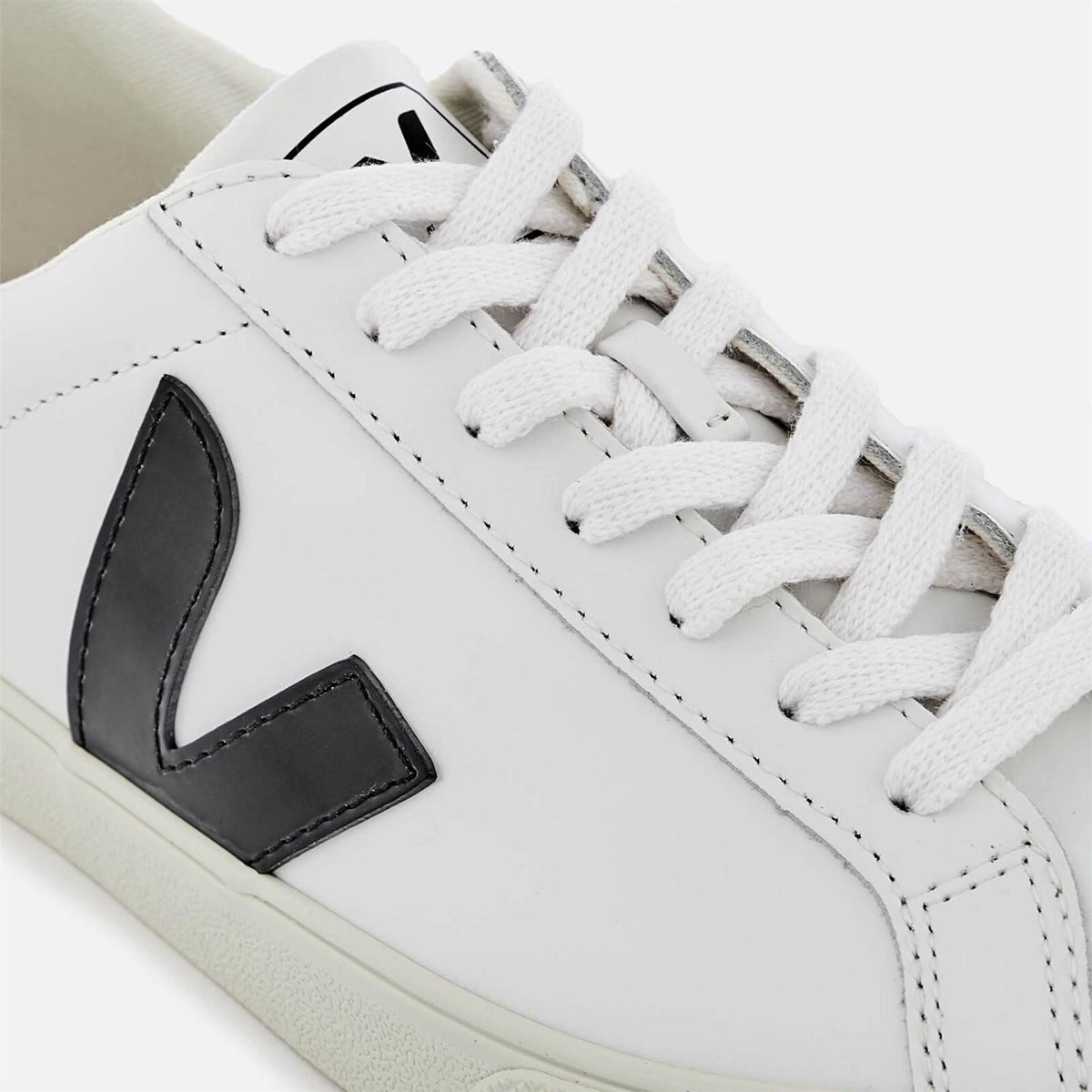 VEJA Womens Esplar Leather Court Trainers