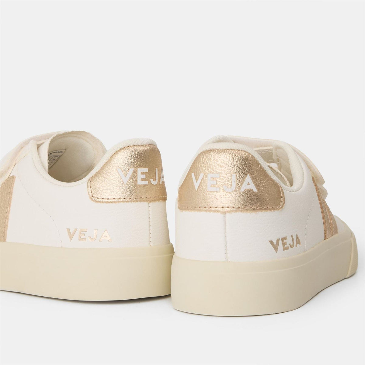 VEJA Womens Recife Leather Velcro Court Trainers