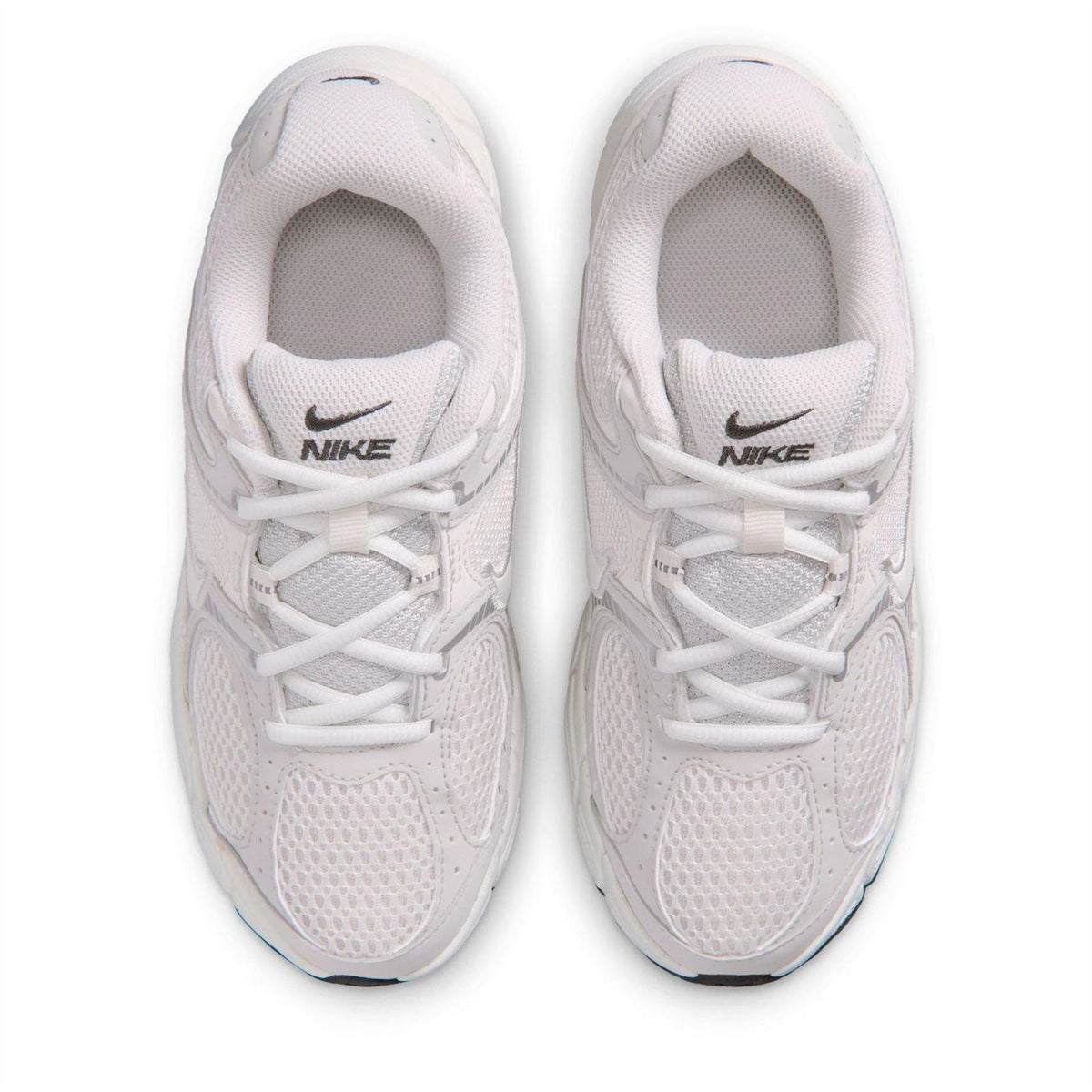 Nike V5 Runner Low Top Textured Sneakers