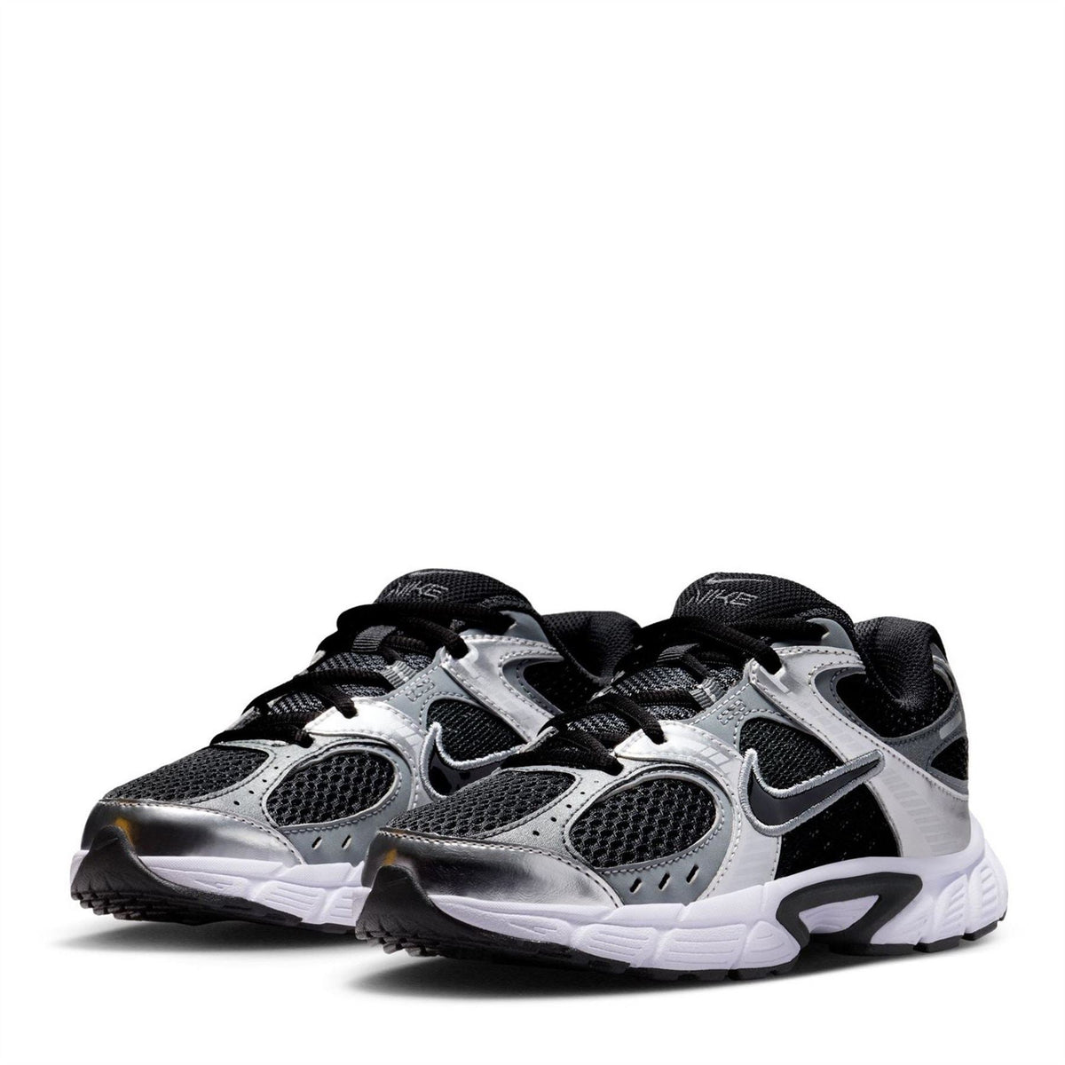 Nike V5 Runner Low Top Textured Sneakers